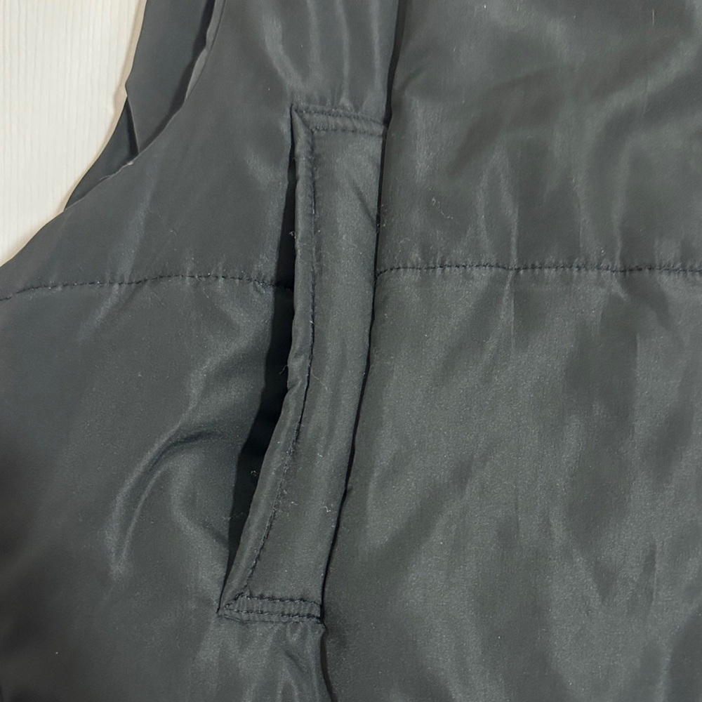 Black Puffer Crop Vest - Women's Sleeveless Jacket - Picture 2 of 7